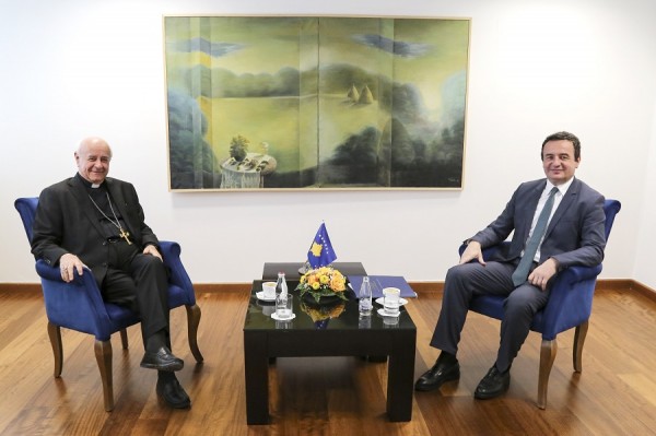 Kurti priti në takim presidentin e Akademisë Papnore për Jetë, imzot Paglia