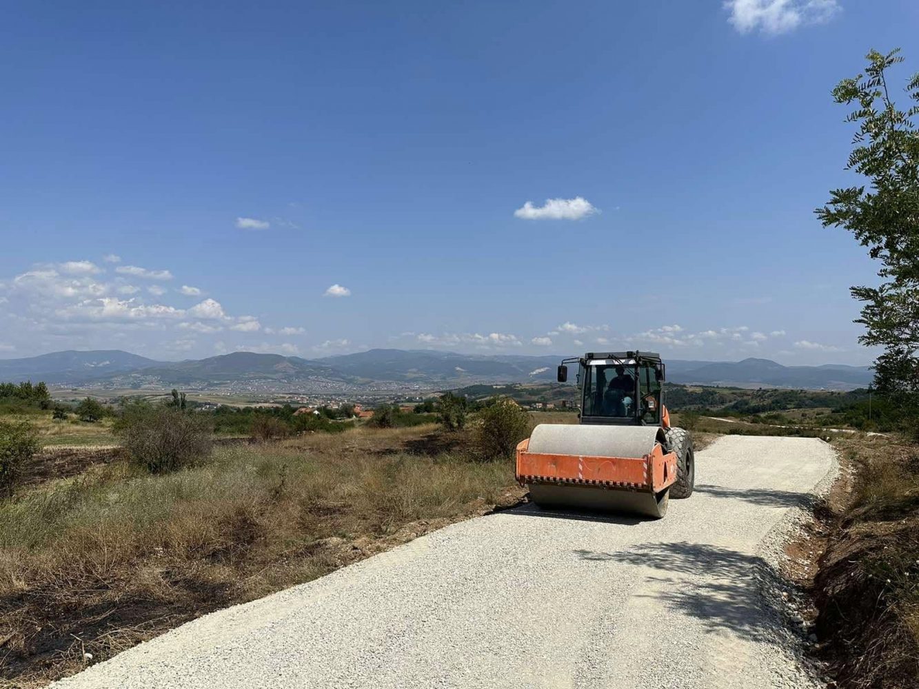 Idrizi: Punimet infrastrukturore po vazhdojnë në Akrashticë, Liqej e në Stanoc i Poshtëm
