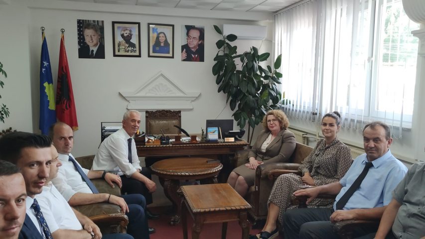 Hajdari takohet me kryetarin e Dragashit, diskutojnë për projektet në zhvillimin ekonomik e në veçanti për turizmin