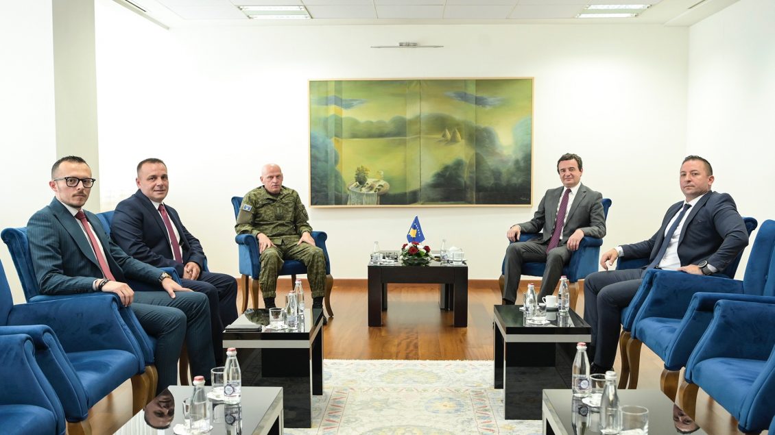 Kurti emëron ministër të Mbrojtjes, Ejup Maqedoncin