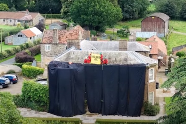 Protestë në kulmin e shtëpisë së kryeministrit britanik, Rishi Sunak