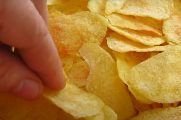Kroacia bllokon importin e patateve të skuqura nga Serbia, kjo është arsyeja