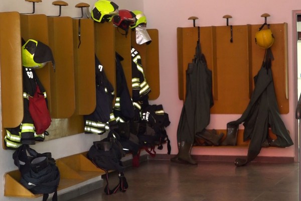 Zjarrfikësit e Kosovës në kushte të mjerueshme