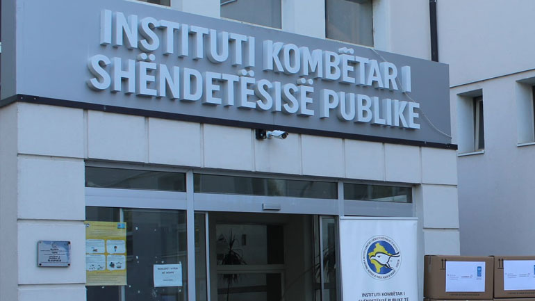 Jep dorëheqje zëdhënësi i Ministrisë së Shëndetësisë, kalon në IKSHPK