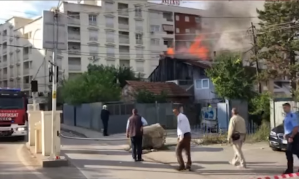 Përfshihet nga zjarri një shtëpi në Prishtinë