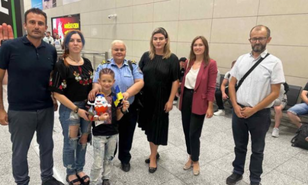 Kosova mirëpret gazetaren ukrainase, Tetiana Kraselnykova dhe djalin e saj