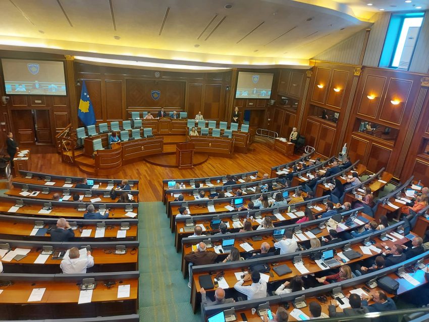 VV-ja s’del në seancë të jashtëzakonshme por thërret konferencë për media
