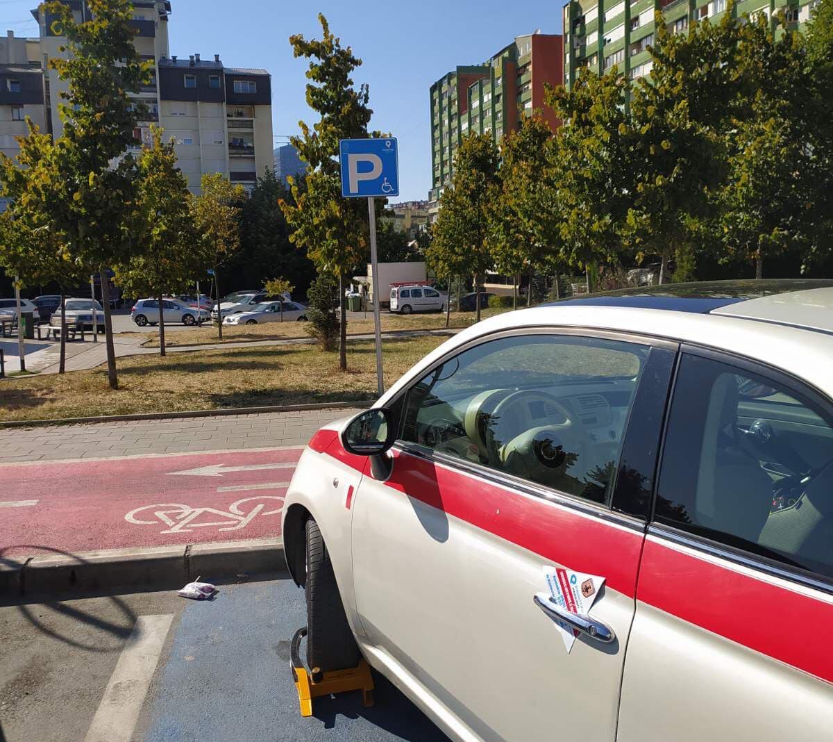 Prishtina Parking vendosë gjoba për parkimet ilegale