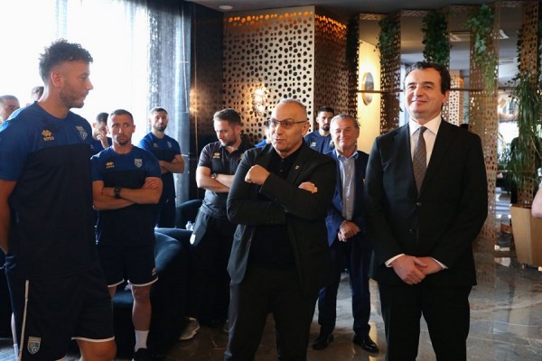Kurti futbollistëve: E di se me Zvicrën e keni më vështirë