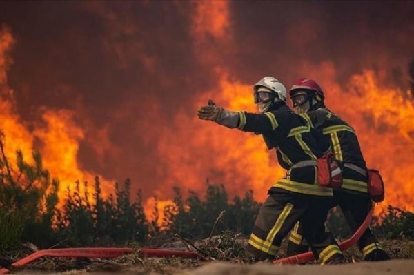 Digjet pylli në Rahovec, lëndohet një zjarrfikës