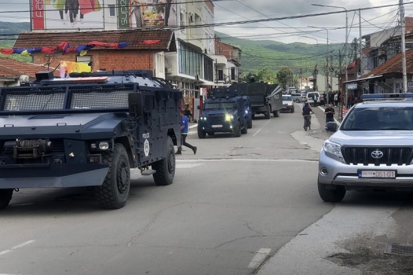 Policia gjen mjete ushtarake në një shtëpi në Leposaviq