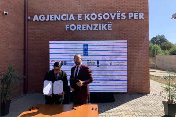 Agjencia e Kosovës për forenzikë pranon një donacion me pajisje të specializuara