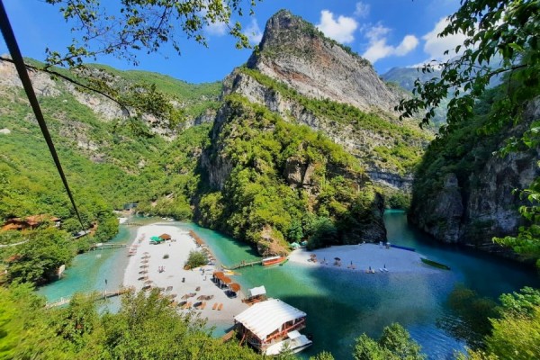 16 mijë turistë vetëm në gusht në Luginën e Shalës