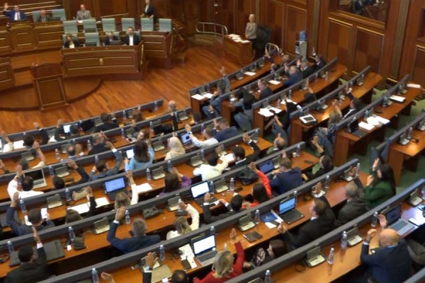 Dështon votimi i projektit “Rehabilitimi i linjës hekurudhore 10 B”