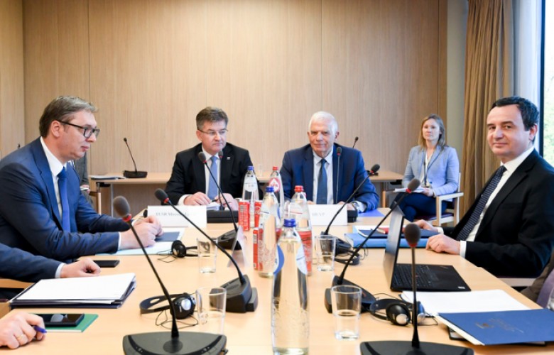 Ekspertët: Dialogu Kosovë-Serbi ka hyrë në një qark të mbyllur