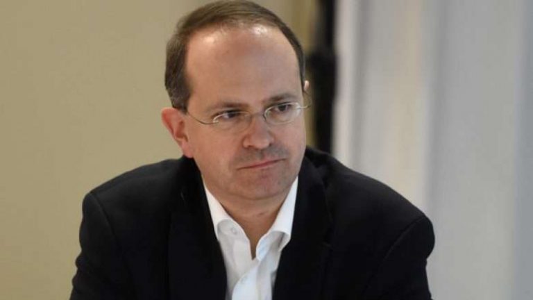 Weber për dialogun: Presionet s’do të sjellin dobi