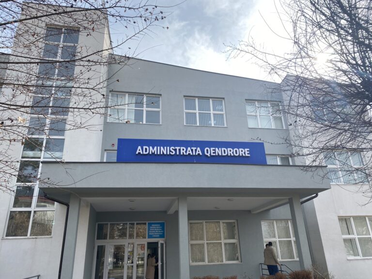Reagon ShSKUK për mjekun e arrestuar për ryshfet