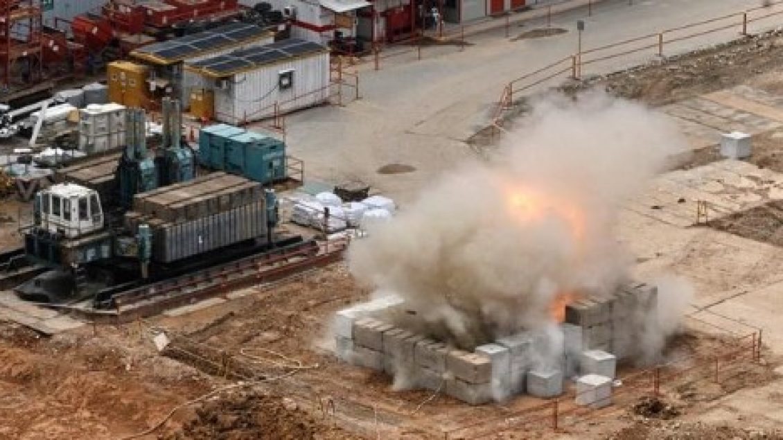 Singapori hedh në erë një bombë të Luftës së Dytë Botërore