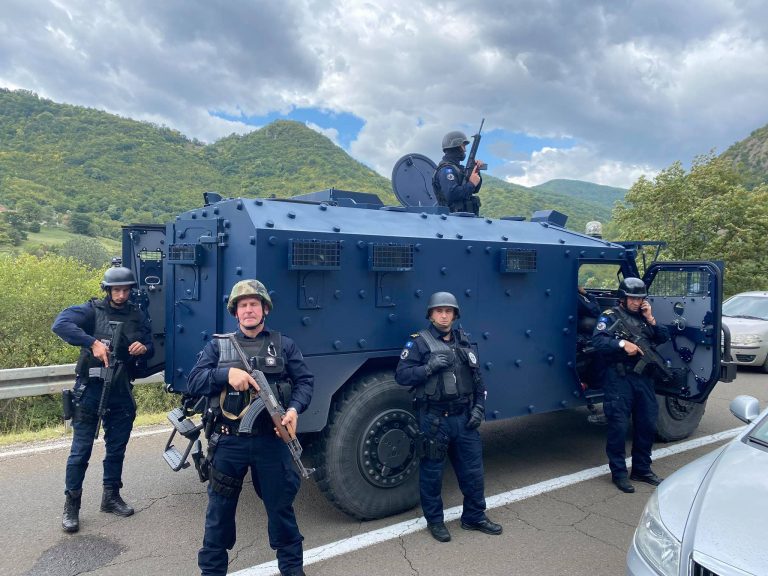 Forca të shumta të Policisë në rrugën Mitrovicë-Leposaviq