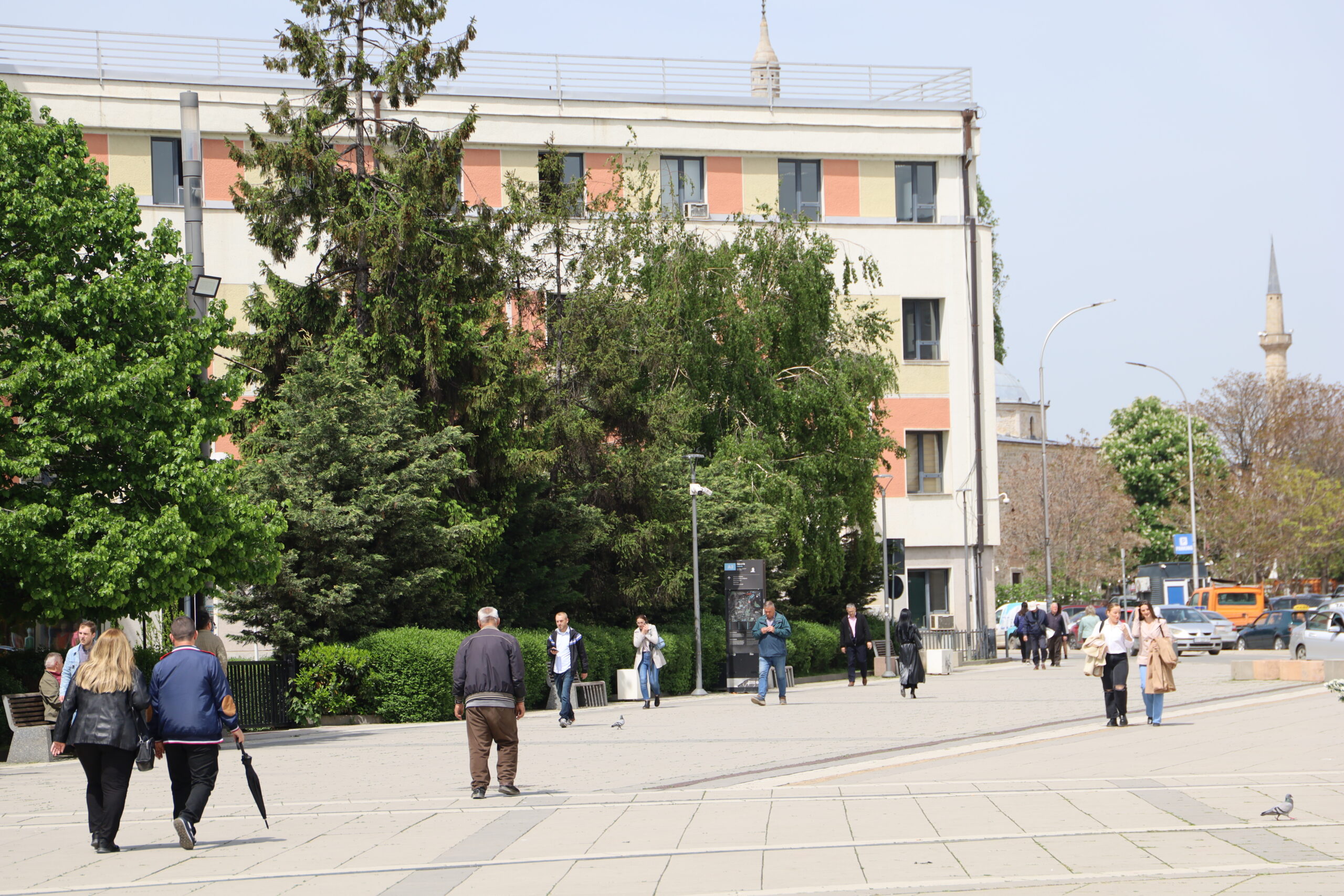 Komuna e Prishtinës ia shkëputë kontratat tri kompanive