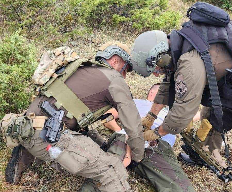 Terroristi serb i lënduar gjatë sulmit ndaj Policisë dërgohet në paraburgim