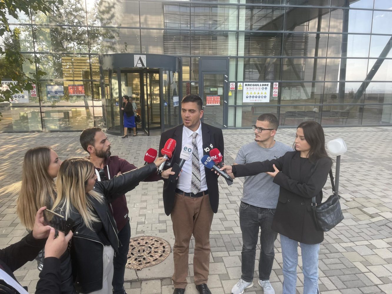 Përfundon seanca ndaj ministres Hajdari, flet avokati i saj