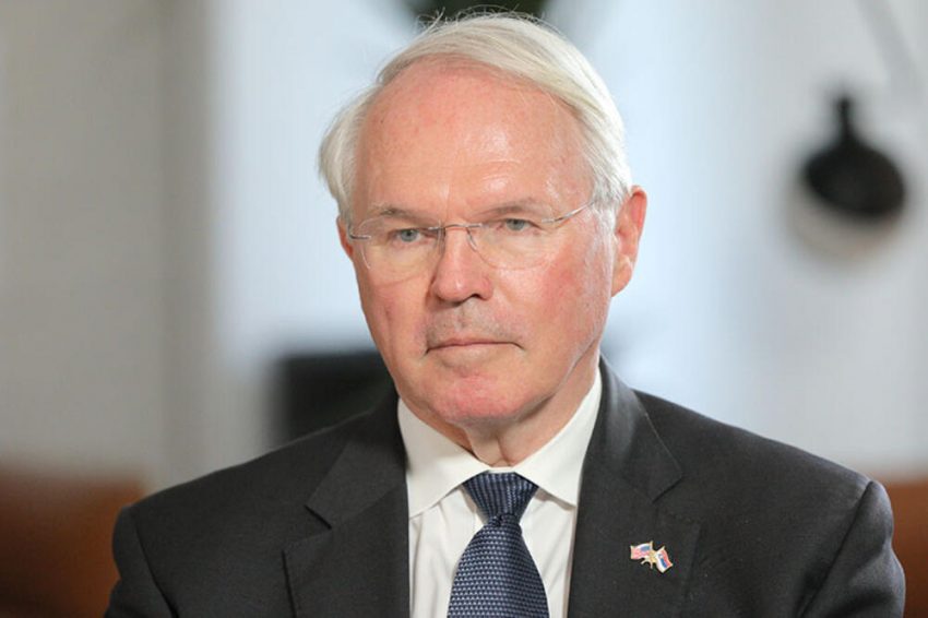 Arrestohet një person në Serbi pasi kërcënoi ambasadorin amerikan me vrasje