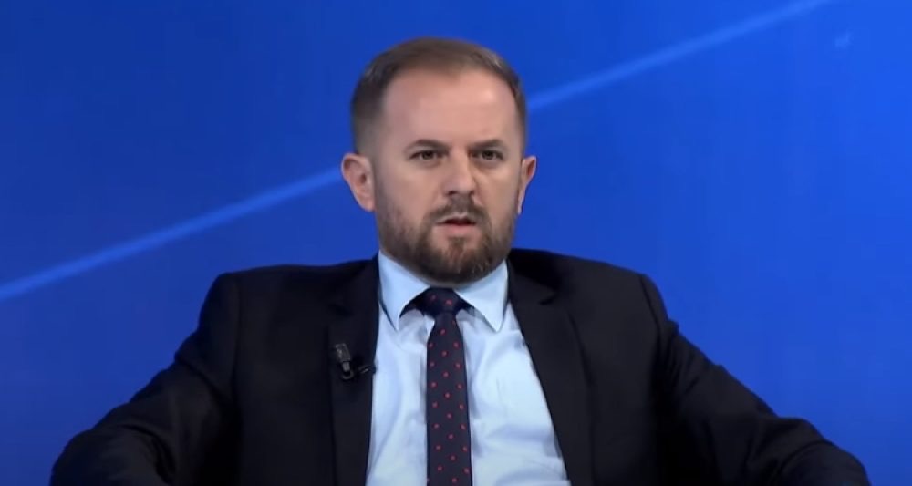 Gazmir Raci për paralajmërimin e Macronit: Ky mund të jetë vetëm një presion politik