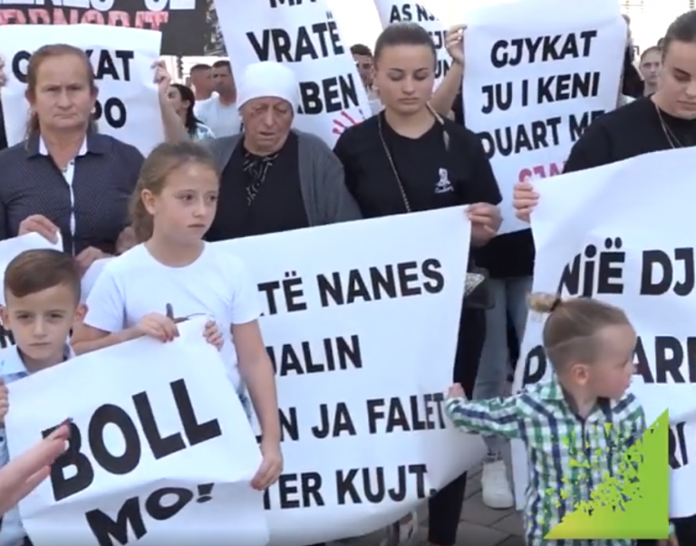 Pikëllim e pakënaqësi me drejtësinë: Familjarët e dy të vrarëve në Gradicë të Drenasit përmendin Kanunin