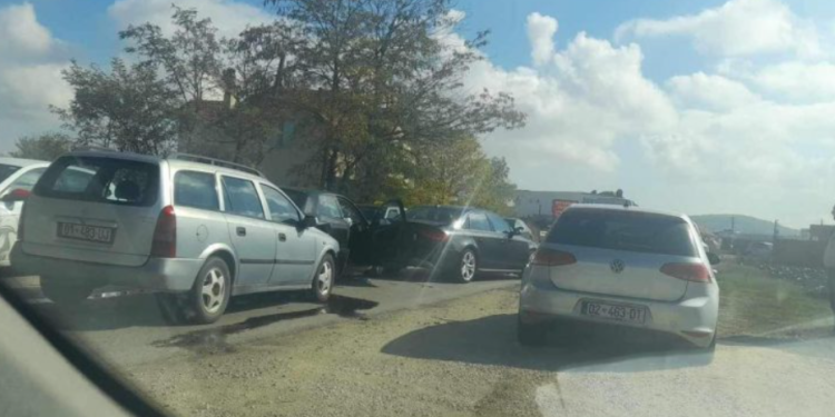 Aksident zinxhiror në rrugën Drenas-Komoran