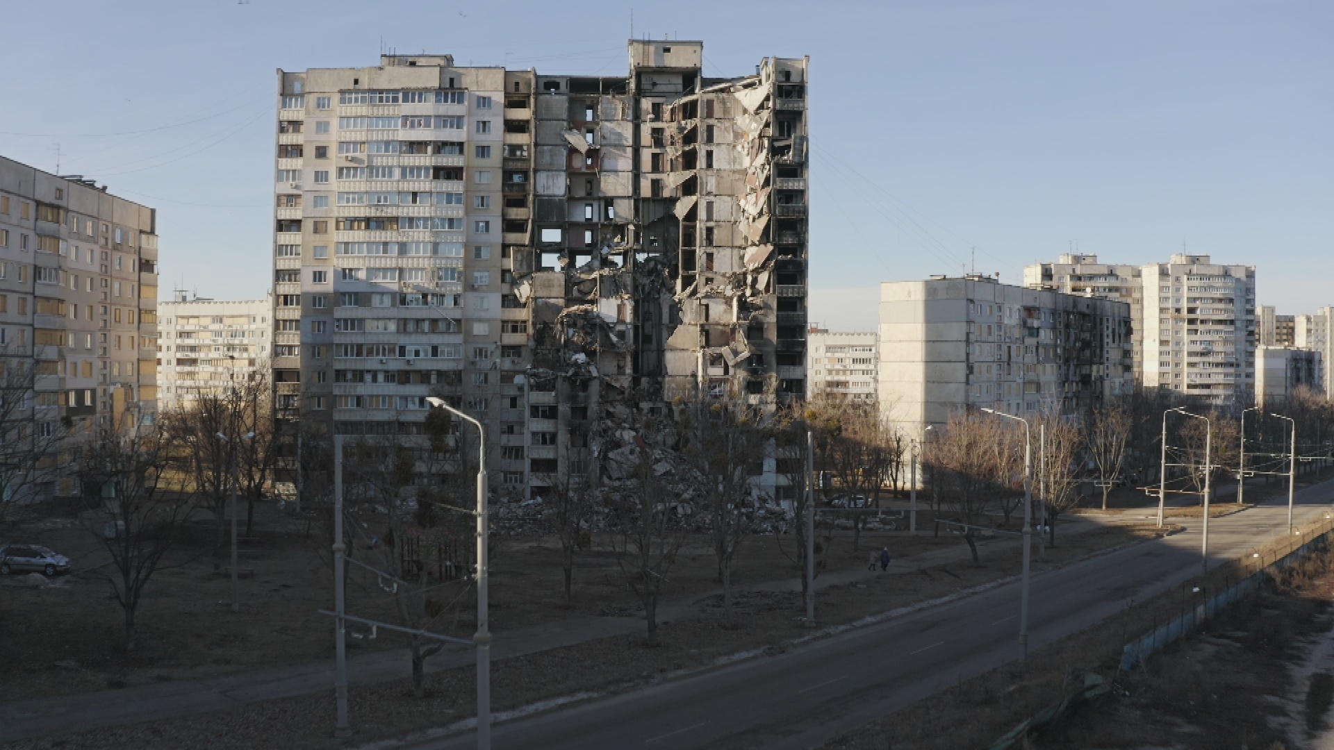 Sulm me raketa në Kharkiv, gjashtë punonjës poste të vdekur