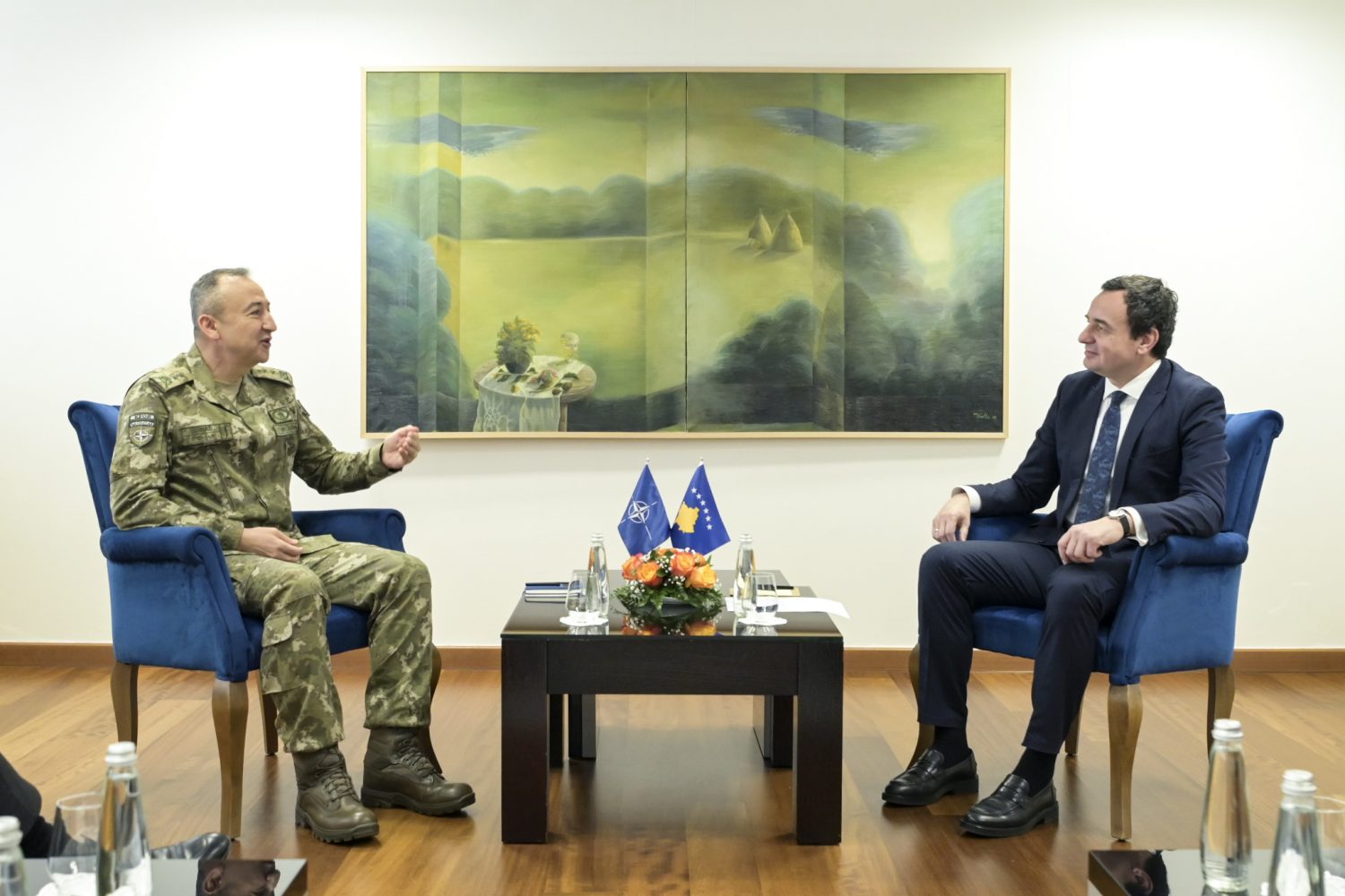 Kurti takim me komandantin e KFOR-it