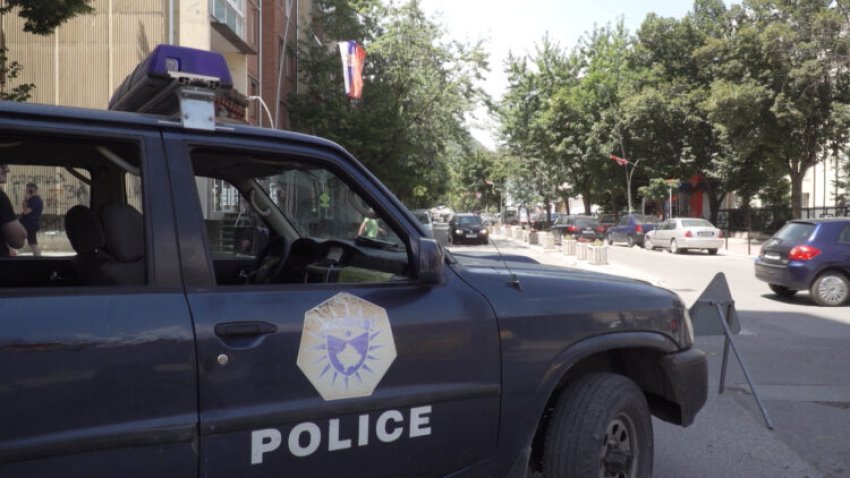 Terroristët serbë të stërvitur me automjete amerikane, mësohet kush do t’i bëjë hetimet