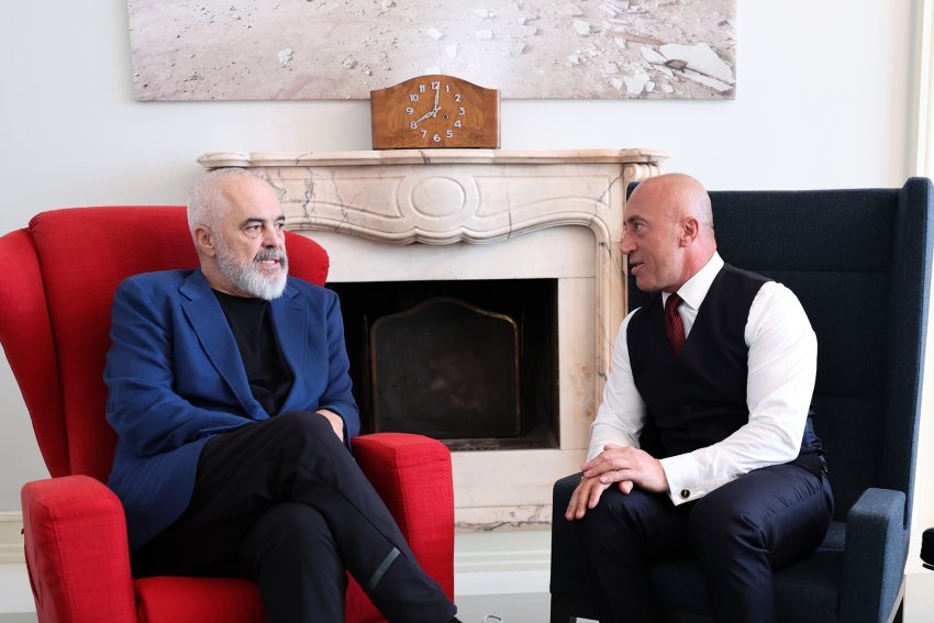 Sot në Tiranë është mbajtur një takim vëllazëror mes Kryeministrit të Shqipërisë, Edi Rama dhe Ramush Haradinaj