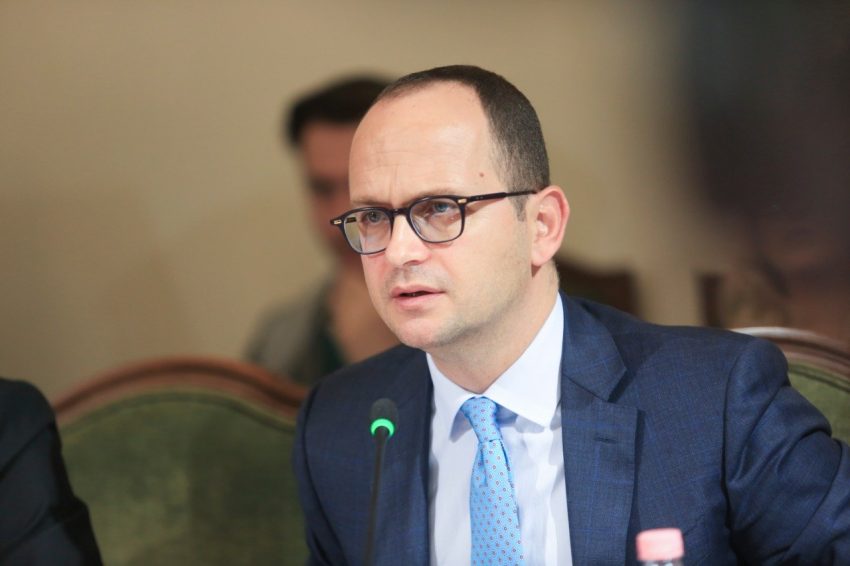 Bushati: Serbinë duhet ta shohim me sytë e Kosovës