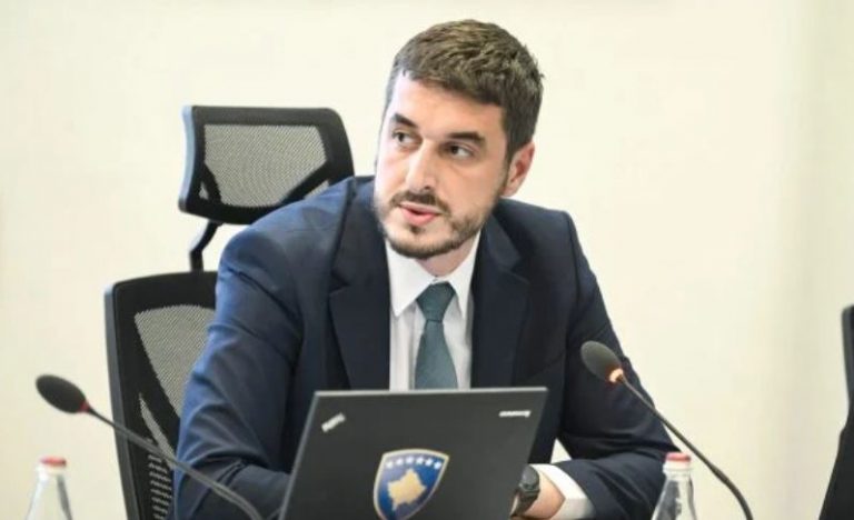 Kelmendi për arrestimin e 16-vjeçarit në Pejë: Autoritetet parandaluan një tragjedi të madhe