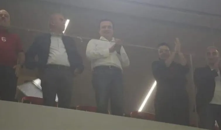 Sjellja zhgënjyese e Kurtit ndaj ekipit të Kosovës