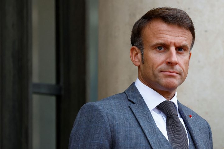 Macron: Franca do të fillojë trajnimin e pilotëve ukrainas me avionë luftarakë