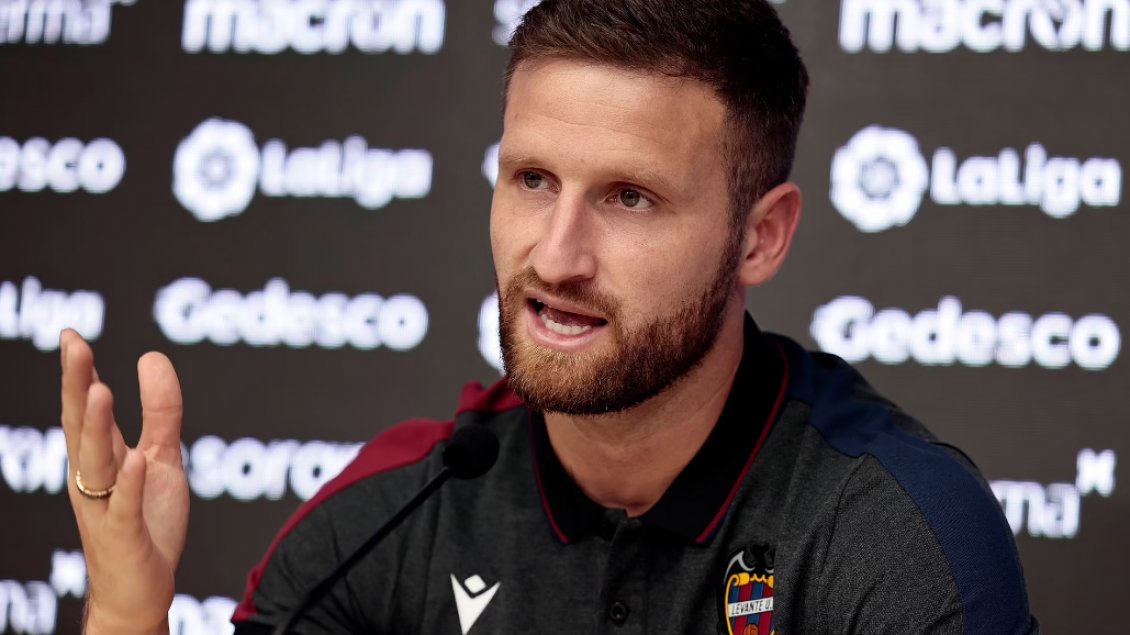 Shkodran Mustafi lidhet me një kalim te gjiganti i Serie A