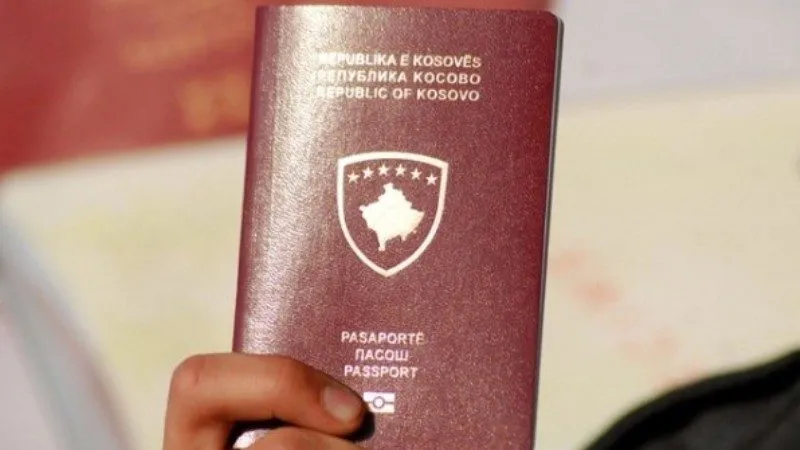 Liberalizimi ndikon pozitivisht, rreth 600 serbë marrin pasaportën e Kosovës