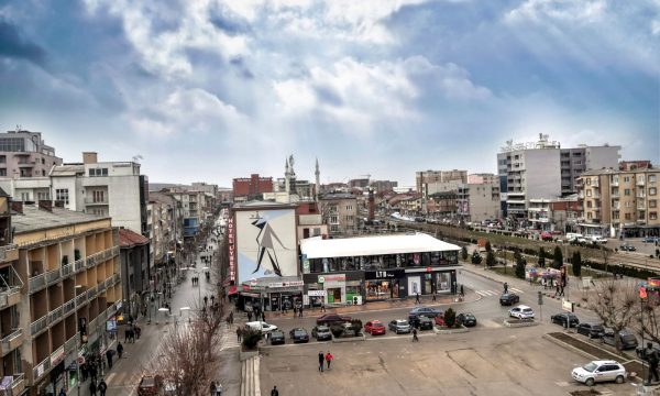 Zbulohet shuma që u merrnin klientëve për t’u siguruar kontratë pune dy të arrestuarit në Ferizaj
