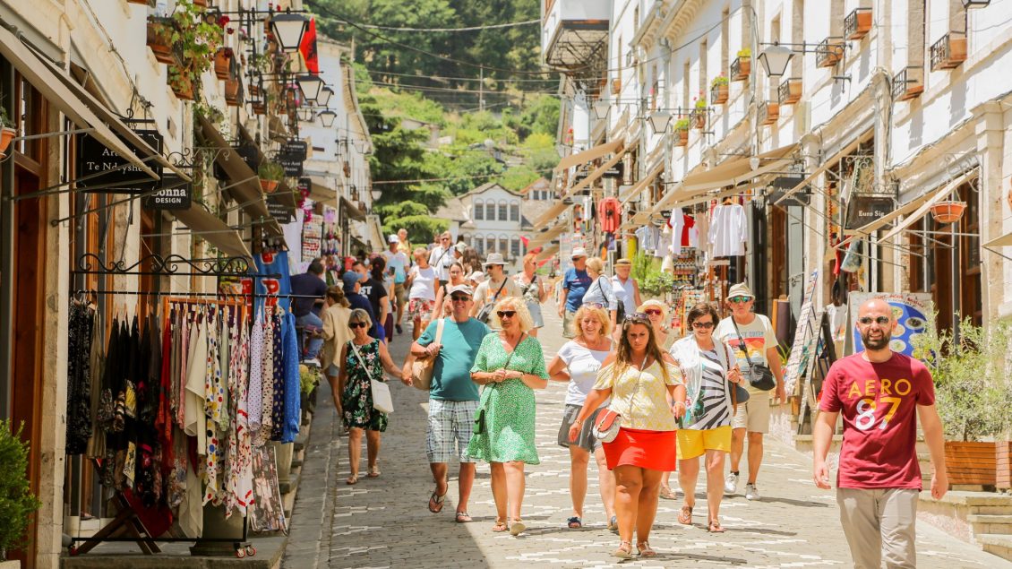 Rama: Shifra e turistëve nuk korrespondon me të ardhurat që deklarojnë hotelet