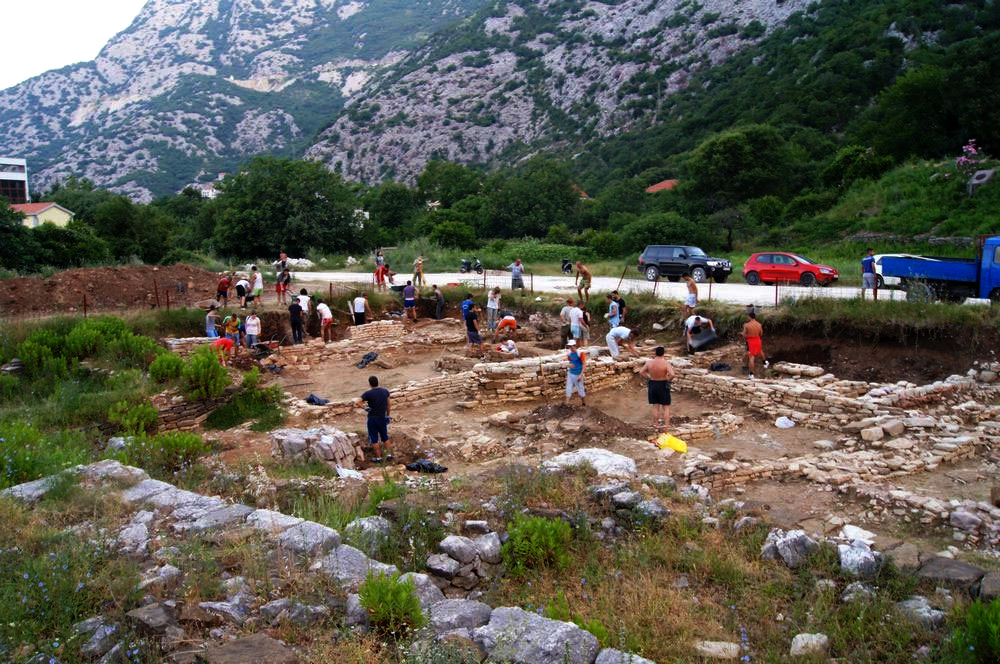 Arkeologët polakë zbulojnë pallate mbretërore që i takojnë mbretit Bardhyl dhe mbretëreshës Teutë