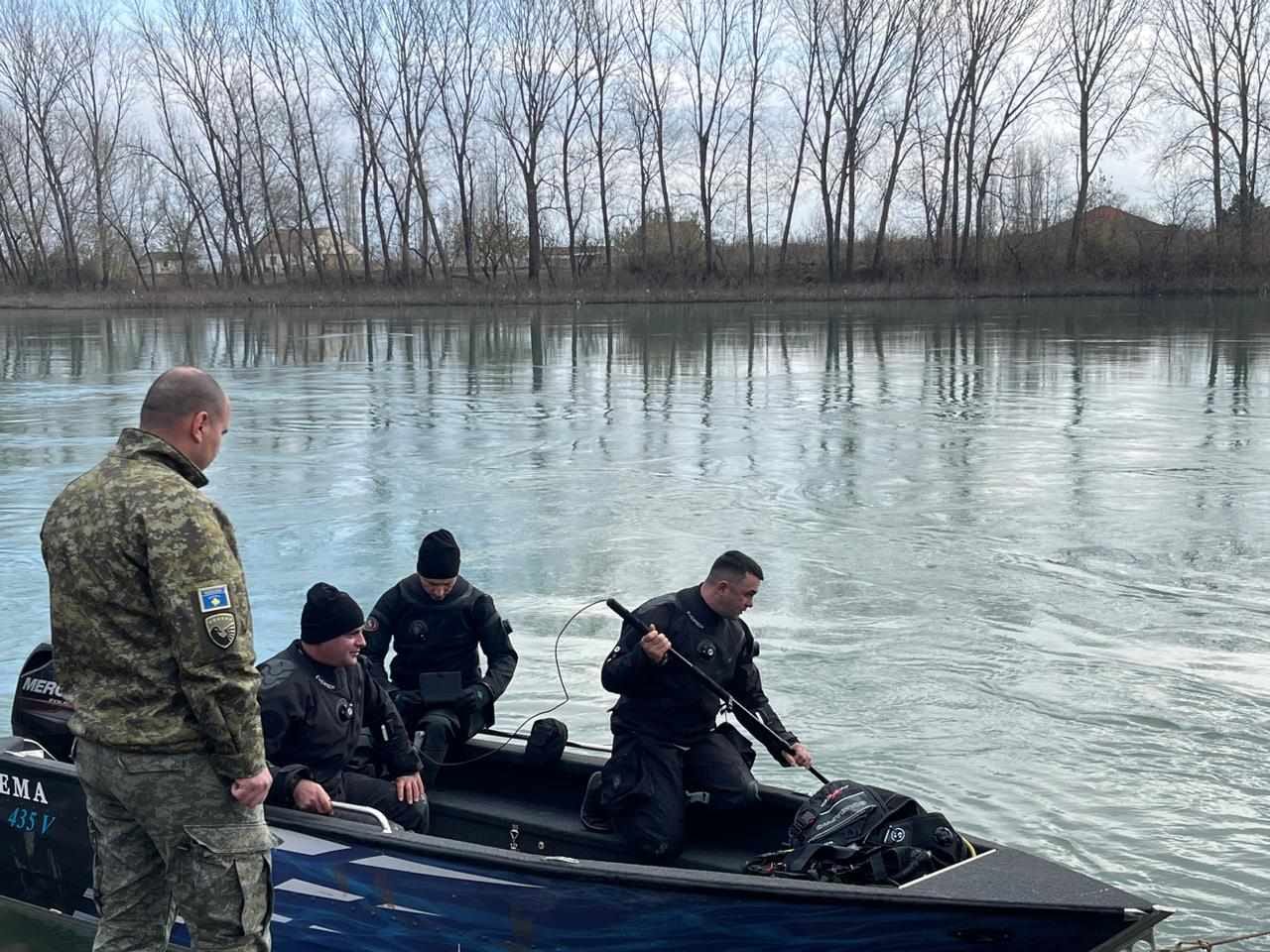 Vazhdojnë kërkimet për gjetjen e qytetarit nga Kosova që ka rënë në lumin Buna