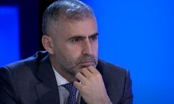 Besnik Berisha avokat i Enver Sekiraqës: Ja ku gjendet ai