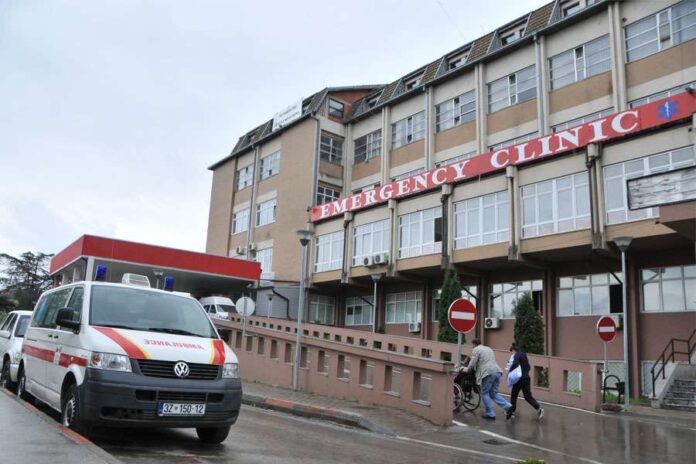 Shpërthimi në Kçiq, 14 nga 15 të lënduarit dërgohen për trajtim në QKUK