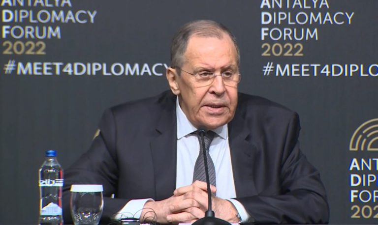 Lavrov: U takon ukrainasve të kuptojnë se sa thellë ShBA-ja i ka futur në vrimë