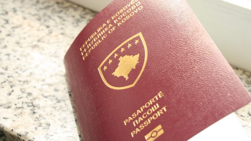 800 serbë aplikuan për pasaportë të Kosovës, MPB: Kemi parë rritje të theksuar të aplikimeve