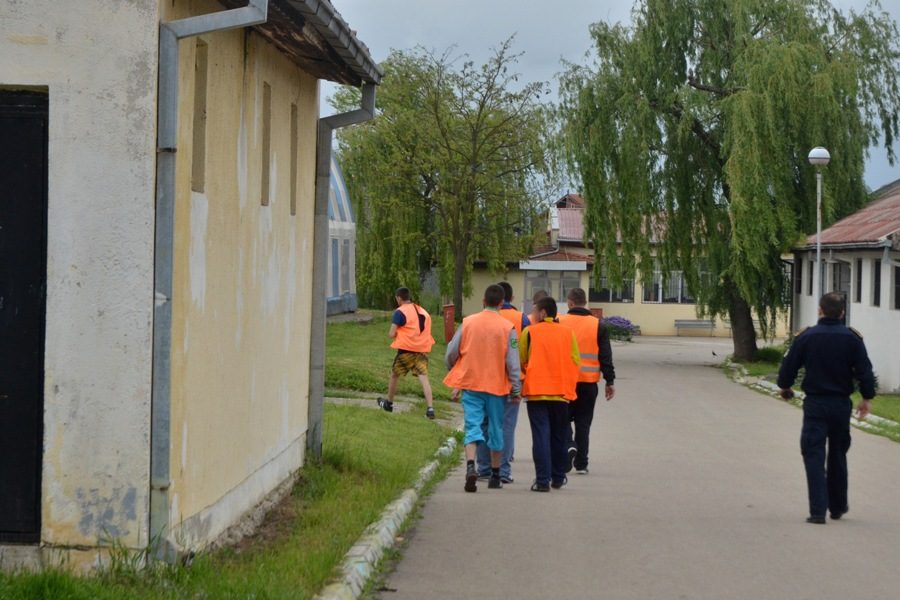 Maksimumi i dënimit për të miturit, është 10 vjet burgim