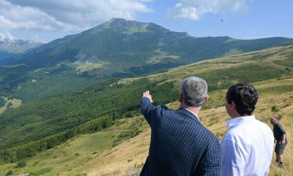 Tuneli i rrugës Tetovë -Prizren, Qeveria mban mledhje vonë, ia kërkon një autorizim presidentes